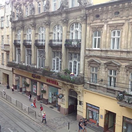 Apartments On Doroshenka 19 Lviv Exterior photo